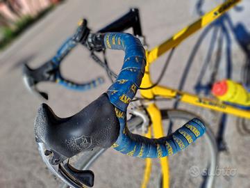 Bici da corsa  misura 54 e casco