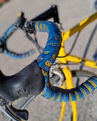 Bici da corsa  misura 54 e casco
