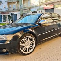 Audi S8 Lamborghini 5.2 v10