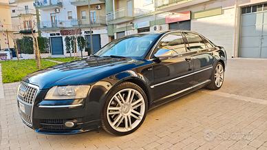 Audi S8 Lamborghini 5.2 v10