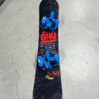 snowboard GNU 156 Carbon Credit + attacchi Flow