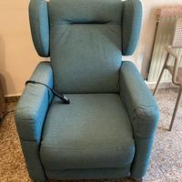 poltrona relax elettrica  per anziani usata poco