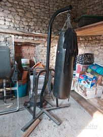Supporto per sacco da Boxe e pesi 