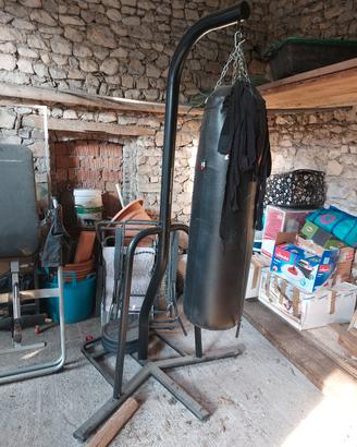 Supporto per sacco da Boxe e pesi 