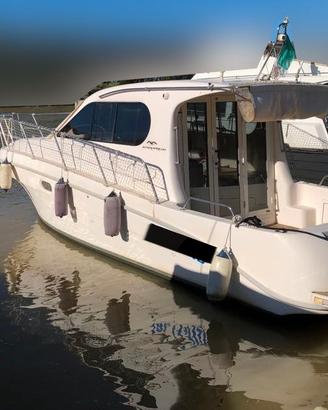 Intermare 30 Cruiser + 2x240 hp Yanmar (2003)