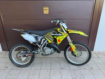 Suzuki RM 125 2T