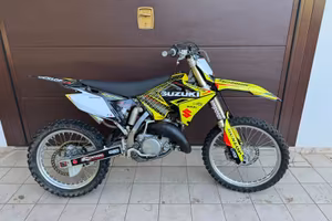 Suzuki RM 125 2T