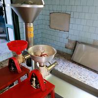 Attrezzatura per fare la salsa di pomodoro