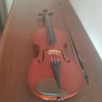 Violino senza custodia.