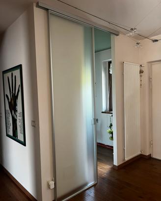 Porta scorrevole da interni in vetro satinato