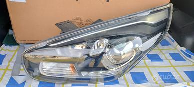 Faro anteriore sinistro Kia Carens