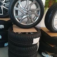 KIT GOMME, CERCHI E VALVOLE YARIS "16