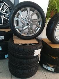 KIT GOMME, CERCHI E VALVOLE YARIS "16