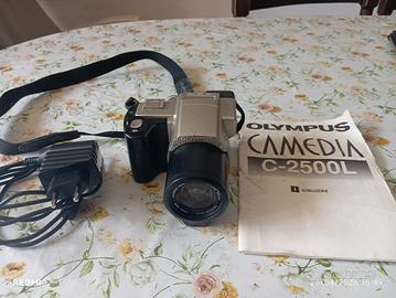 macchina fotografica OLIMPUS C 2500L