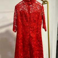 Abito rosso da donna