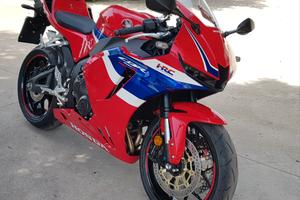 Honda CBR 600RR pari nuovo