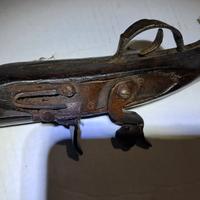 pistola antica non è un souvenir 