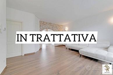 Villa di 320 m² con 4 locali e box auto doppio a B