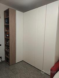 Armadio angolare a L + libreria integrata