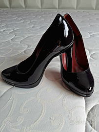 Decolte nero vernice