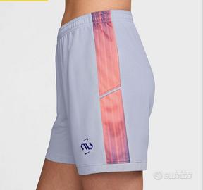 Nike Pantaloncino Dri-Fit Lilla veste anche una S 