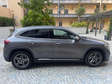 Mercedes-Benz GLA 250 4MATIC – Full Optional