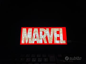 Scatola luminosa Marvel a LED