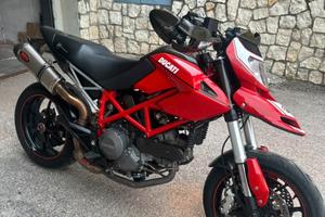 Hypermotard 796