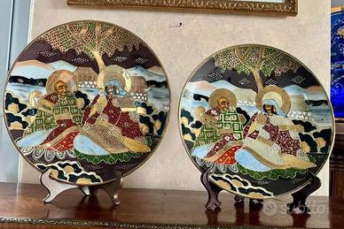 Antica coppia di piatti giapponesi Satsuma Moriage