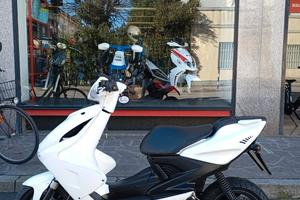 Yamaha Aerox / MBK Nitro 50 cc Bianco