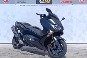 Yamaha TMAX DX