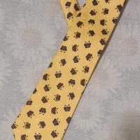 Cravatta in seta gialla con farfalle