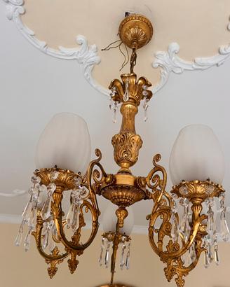 Lampadario a foglio d’oro