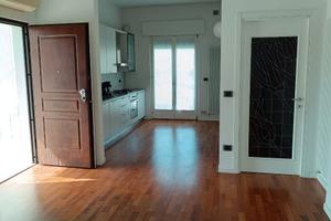 Quadrilocale con terrazza 25mq a 200m dal mare