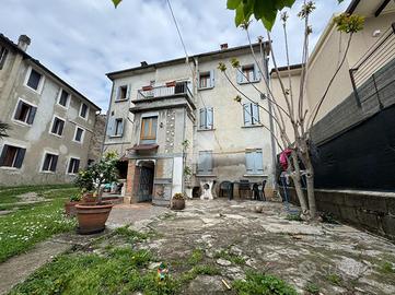 CASA SEMINDIPENDENTE A VITTORIO VENETO