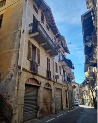 Immobile in asta di 188 m² con 4 locali e box auto