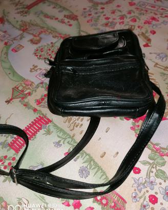 Borsello Nero Semilpelle cm 19 x 15