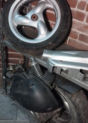 motore scooter Kymco Grand Dink 250  anno 2003