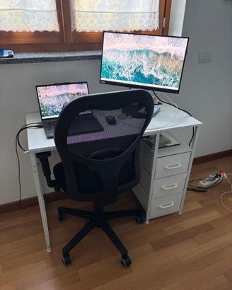 Scrivania per computer con cassetti