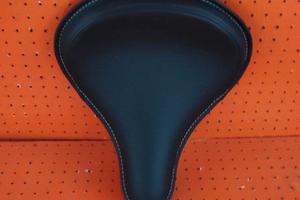 Sella Harley-Davidson in cuoio nero di qualità