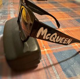 Occhiali Alexander McQueen modello AM0328S-001
