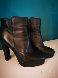 Tronchetto in pelle nera nr. 39 Chantal