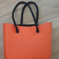 O Bag grande arancione con interni e manici neri