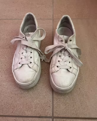 Scarpe Guess da donna