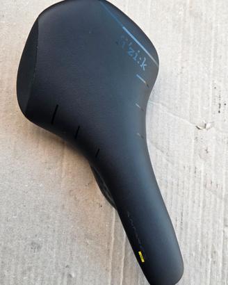 Sella FIZIK ANTARES 00 CARBONIO NERA