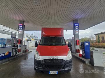 Iveco con sponda idraulica