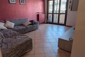 Ampio alloggio in stabile moderno con ascensore