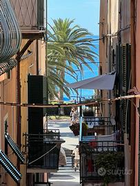 Luglio Finale Ligure centro storico, fronte mare