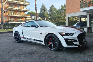 Ford mustang fastback gt 5.0 v8