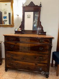 Cassettone antico con piano in granito e specchio